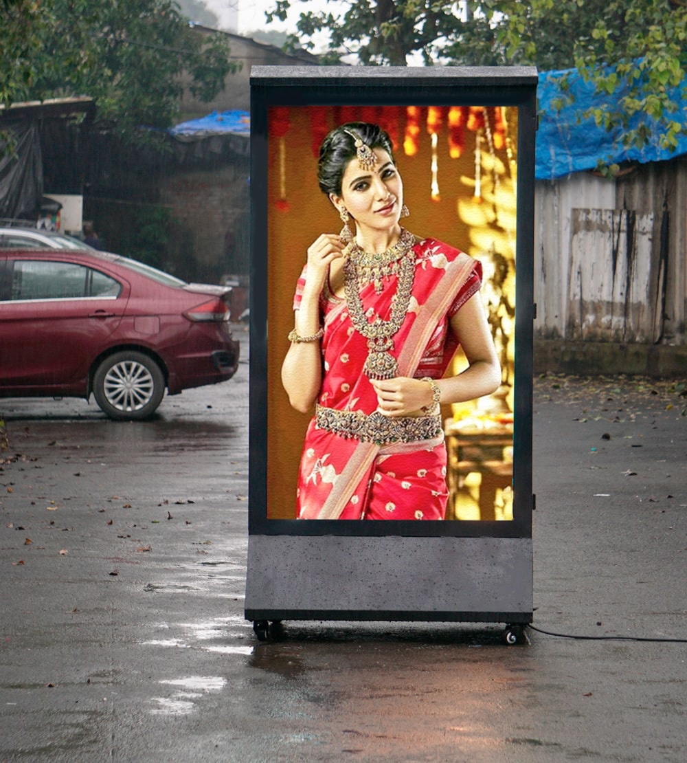 75 Inch Outside Waterproof Lcd Advertising Display Player Digital Signage Outdoor Totem Floor Stand Screen Kiosk